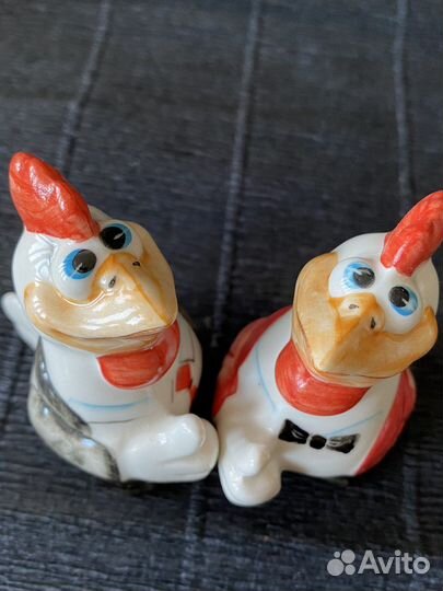 Фарфоровые статуэтки петушки
