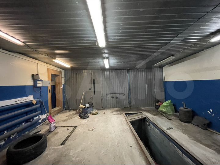 Гараж, > 30 м²