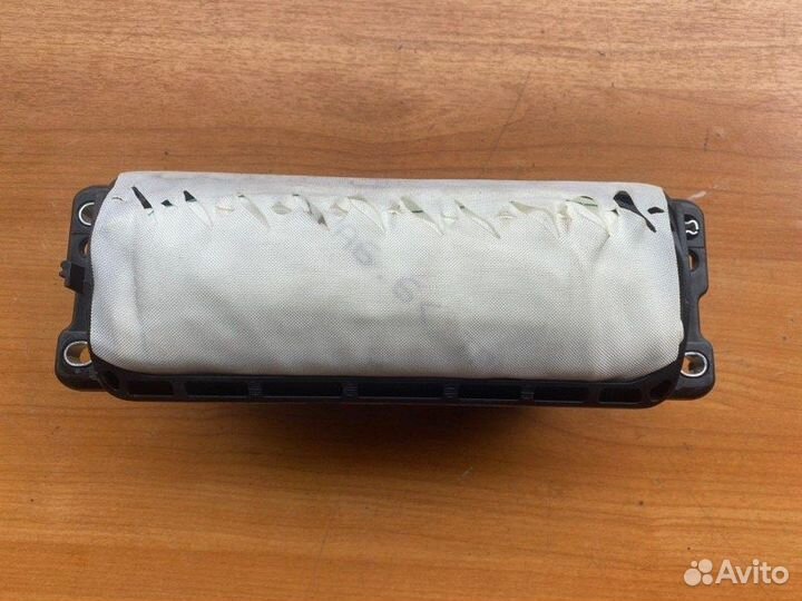 Подушка безопасности пассажира Vw Touran BSX 2008