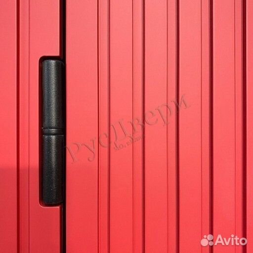 Двустворчатая металлическая входная дверь в дом