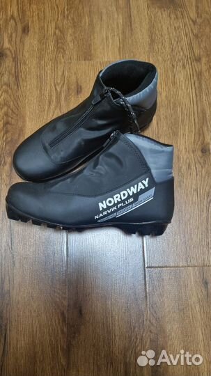 Продаю ботинки для беговых лыж