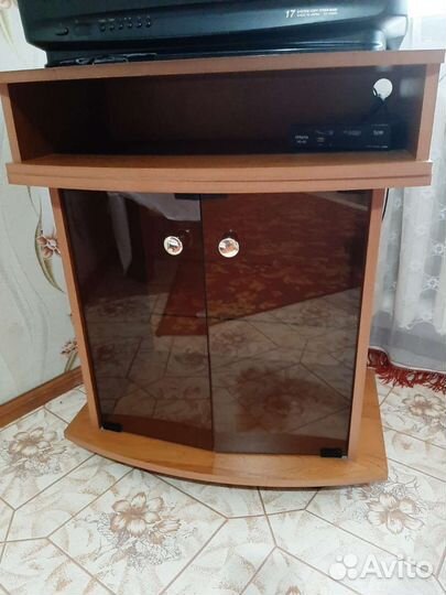 Тумба под телевизор бу стеклянная