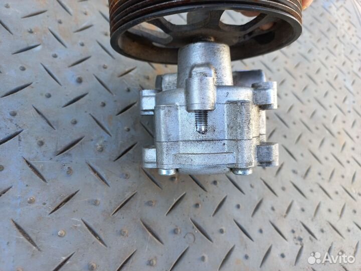 Насос гур гидроусилителя Renault Nissan 491105510R