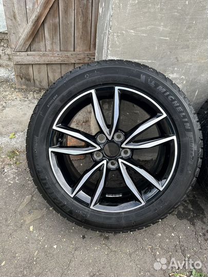 Michelin X-Ice Snow 215/55 R17 98