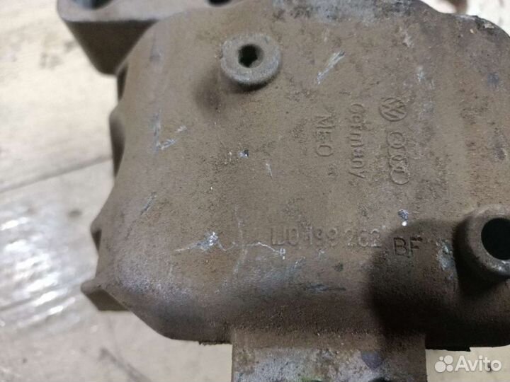 Опора двигателя Skoda/Volkswagen 1j0199282