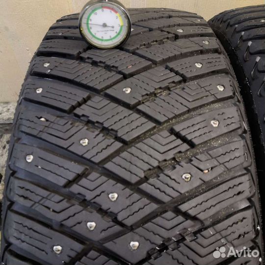 Goodyear Ultragrip Ice Arctic 235/55 R17