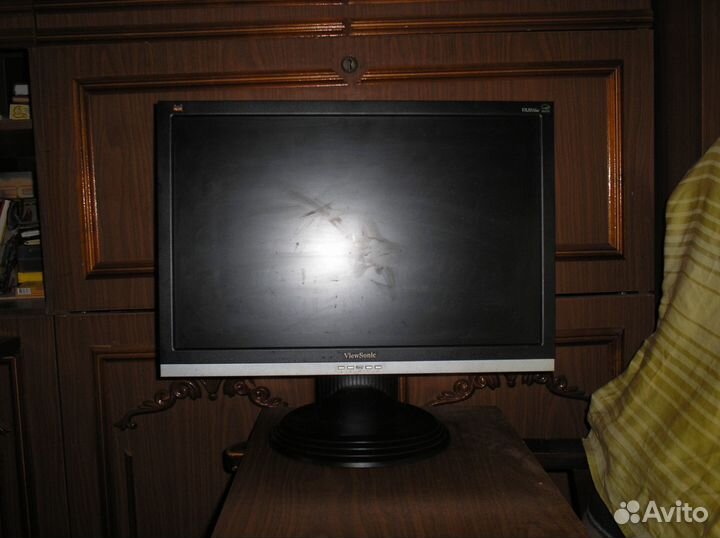 Монитор benq q7t4 17 д. и viewsonic va2016w-20 д