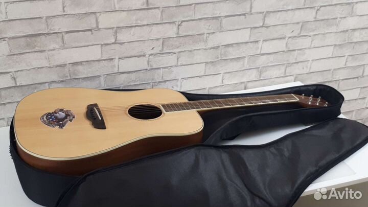 Акустическая гитара