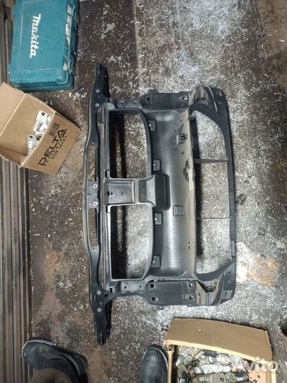 Панель передняя BMW E90 E91