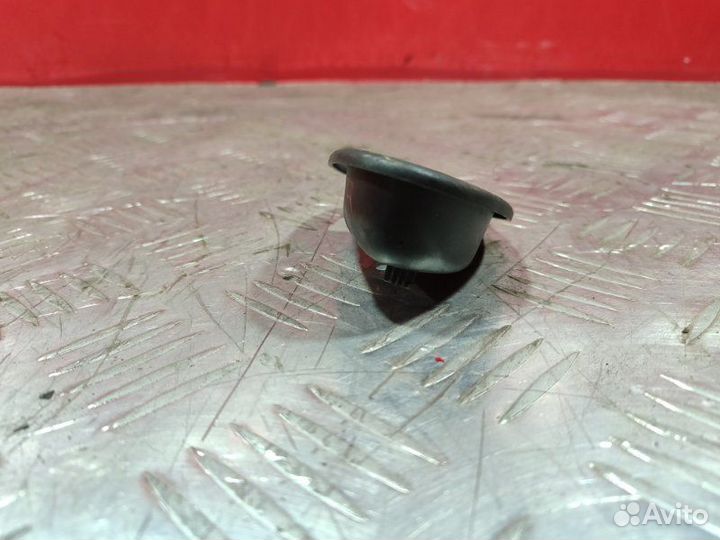 Накладка внутренней ручки двери передняя правая