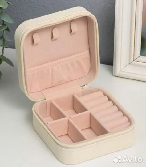 Шкатулка для украшений кожаная