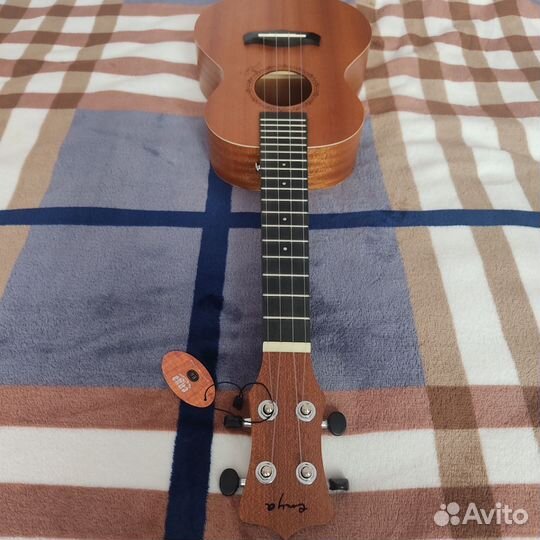 Укулеле концертная Enya EUC-20 с чехлом