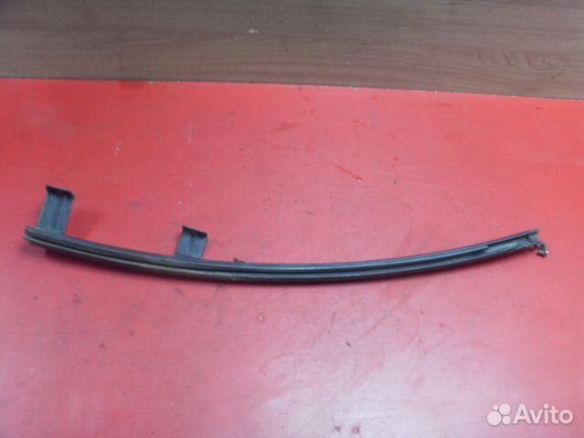 Направляющая стекла двери 822230N800 Nissan Pulsar