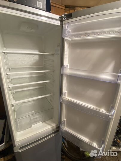 Холодильник Beko на запчасти / полки / ящики