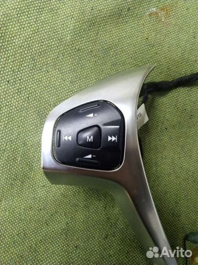 Рамка с кнопками управления магнитолой Ford