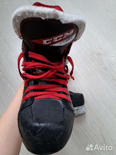 Коньки хоккейные