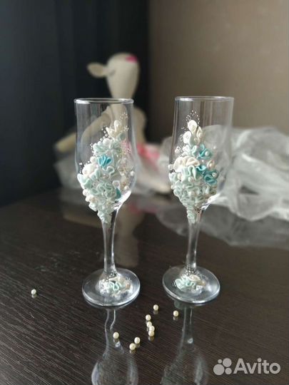Свадебные бокалы / фужеры в голубых и белых тонах