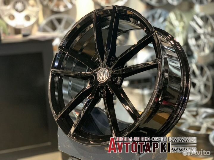 Литые диски R19 Black Pretoria VW Skoda 5/112