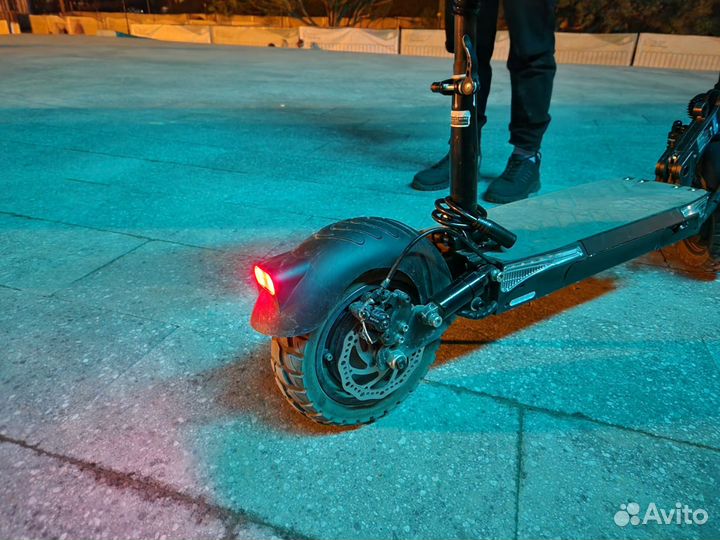 Электросамокат Hiper Model B2