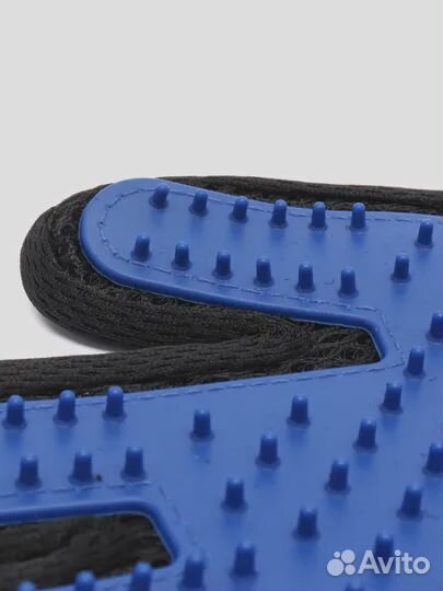 Перчатка для вычесывания шерсти домашних животных