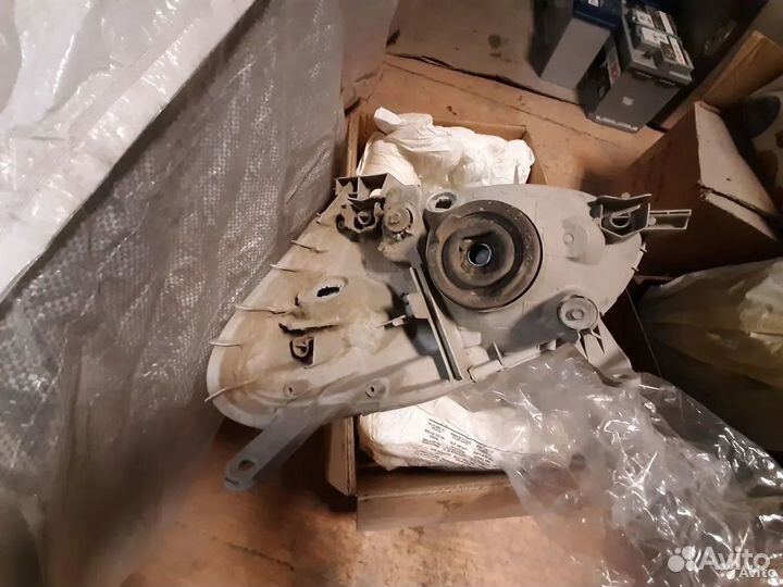 Фара правая Toyota Platz(рестайлинг)