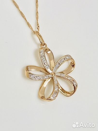 Золотая подвеска с фианитами