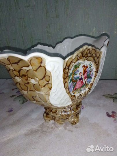 Фарфоровые вазы