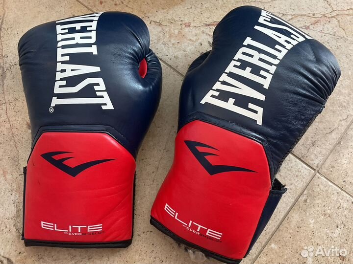 Боксерские перчатки Everlast