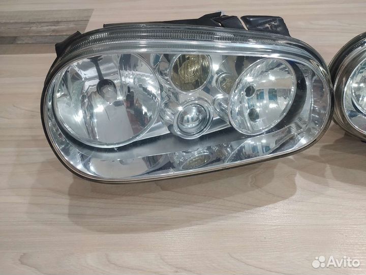 Фары Volkswagen Golf 4