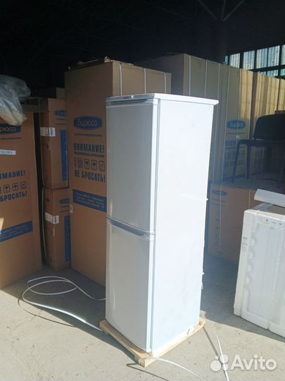 Холодильник Бирюса 118