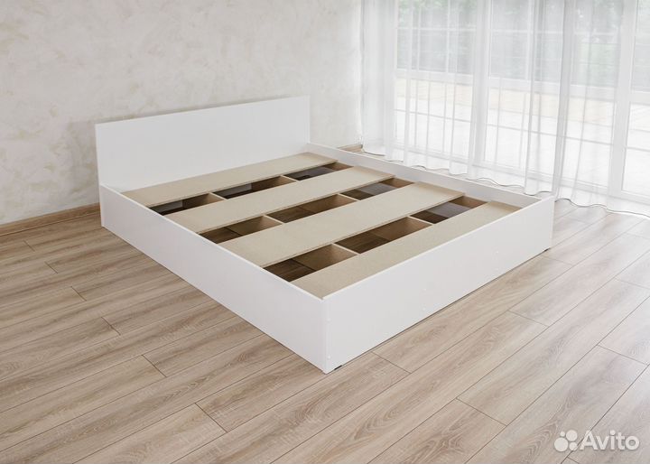 Кровать с матрасом