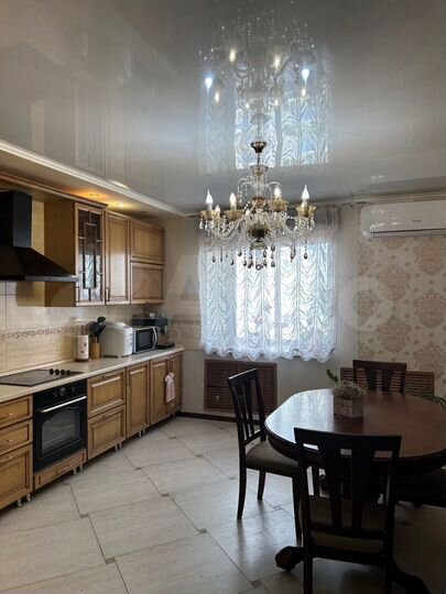 3-к. квартира, 1102,6 м², 12/14 эт.