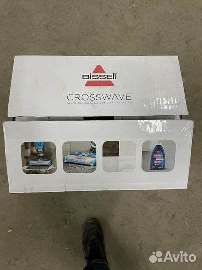 Моющий вертикальный пылесос Bissell