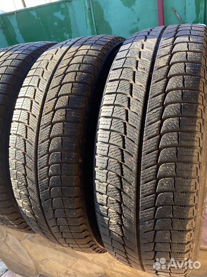 Michelin X-Ice XI3 215/65 R17