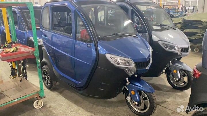 Трицикл с кабиной GreenCamel Шторм (2200W 50км/ч)