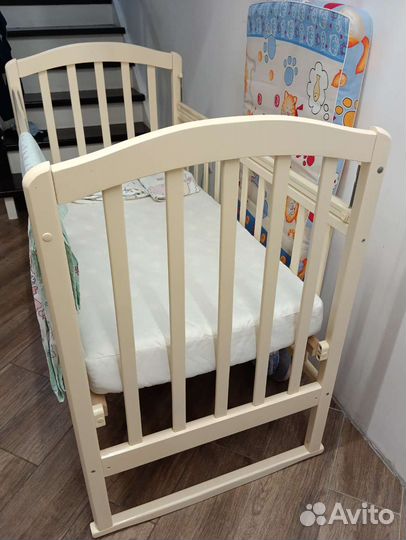 Детская кроватка