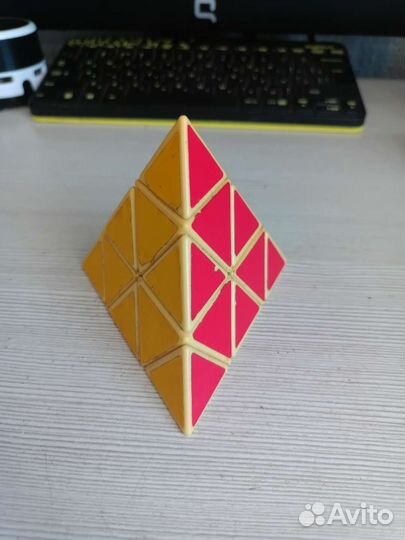 Кубик рубика пирамидка