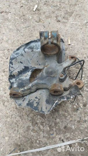 Кулак передний правый Bmw 3 E46 1998-2005