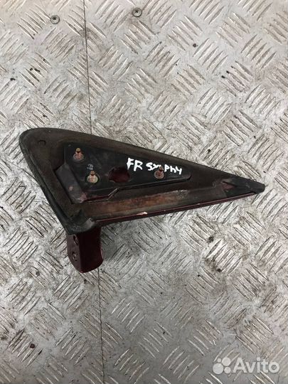 Крепление бокового зеркала переднее правое Ниссан