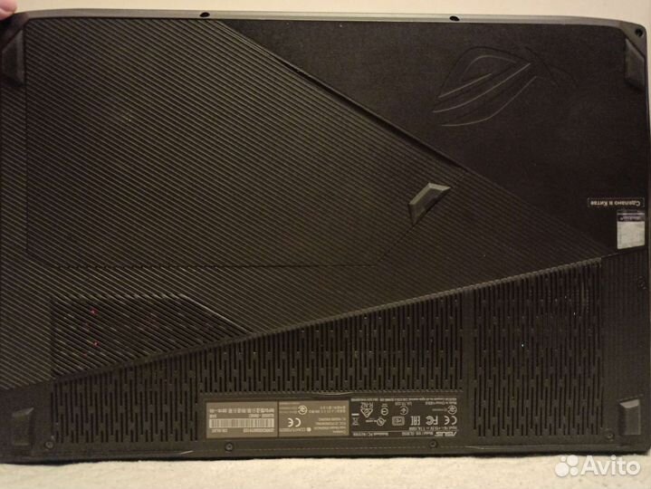 Продам ноут Asus Rog Strix i7 8750H 1050Ti с ос