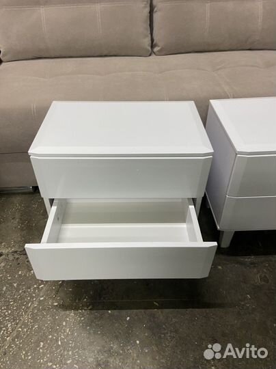 Тумба прикроватная