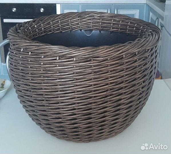 Вазон (кашпо) плетеное из ротанга