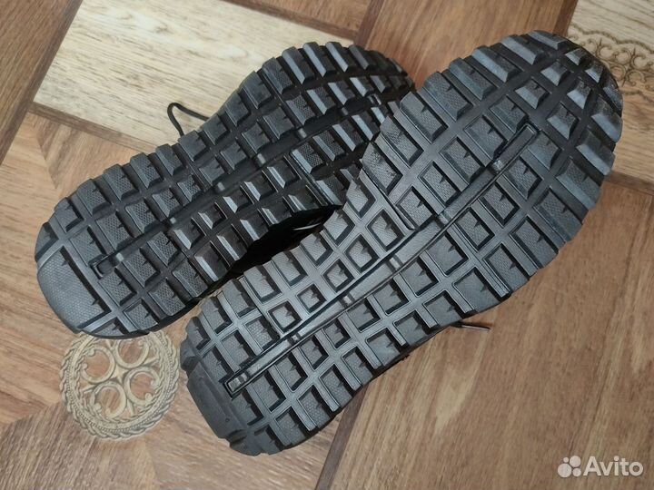 Новые утеплённые ботинки Reebok