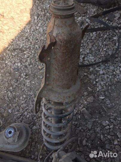 Opel vectra b стойки задние 1.8