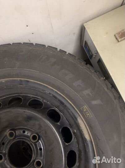Резина на дисках 205/65R15 Viatti