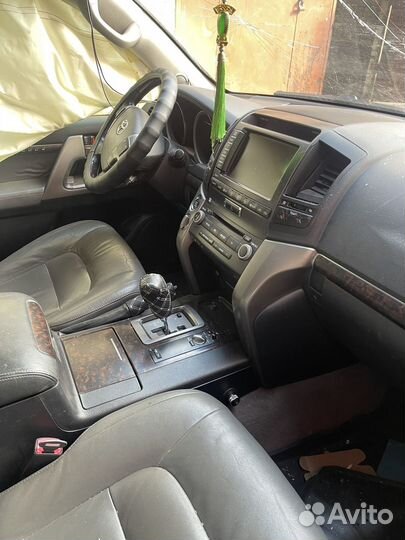 Toyota land cruiser 200 на разбор