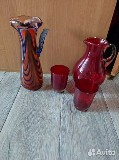 Кувшин и стаканчики красное стекло