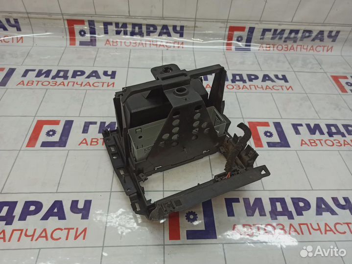 Подстаканник передний Volkswagen Golf (Mk4) 1J0858601D