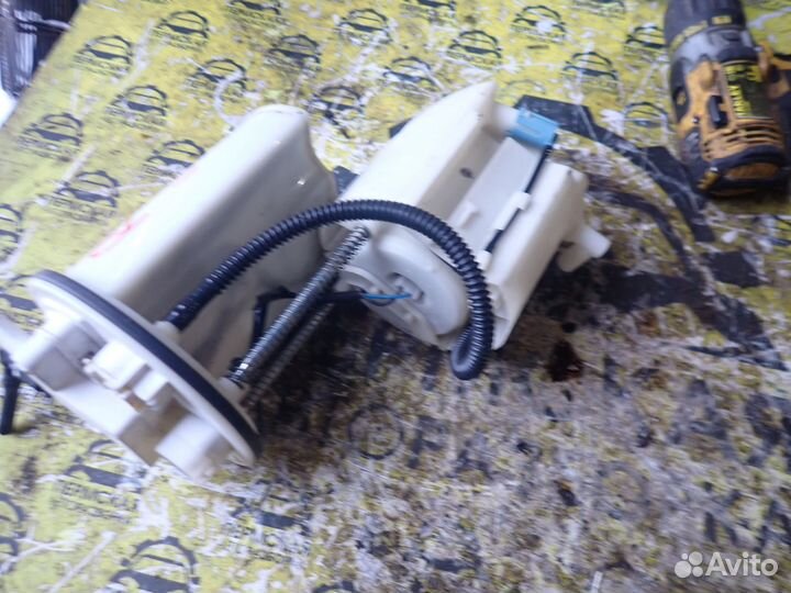 Насос топливный электрический для Toyota RAV 4 15г