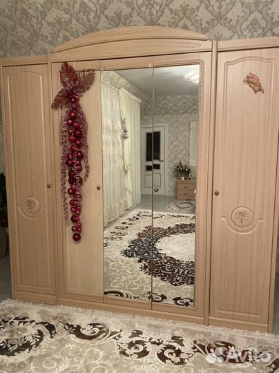 Спальный гарнитур